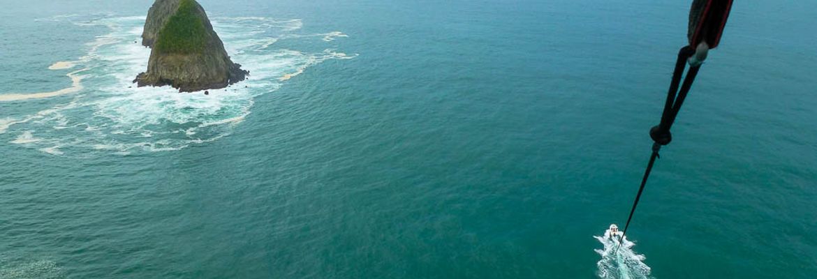 parasailing in the air 1