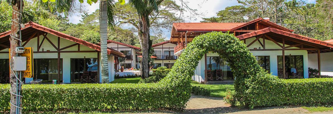agua dulce resort facade