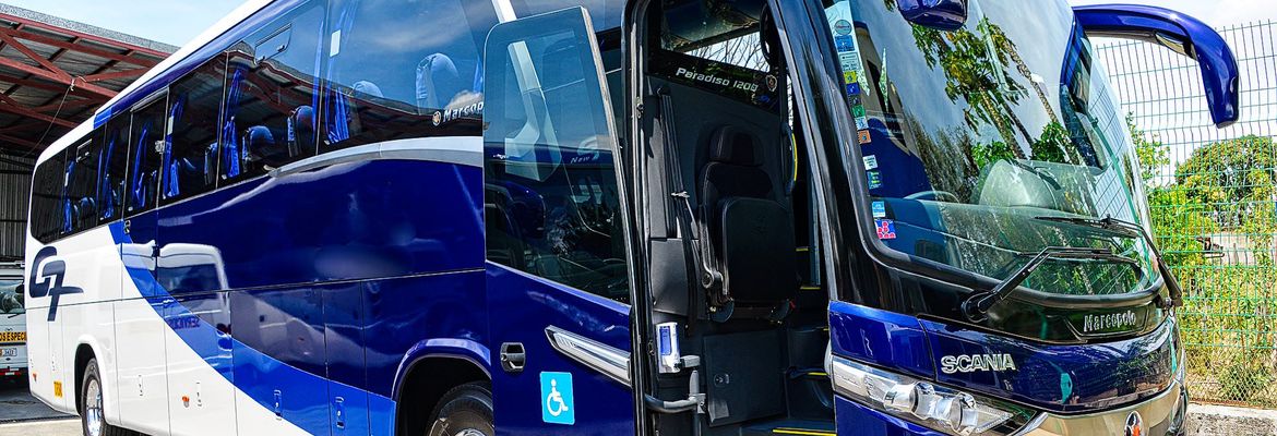 50 passenger coach lateral view