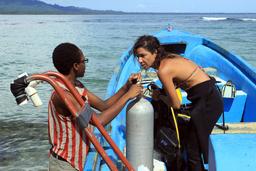 reef runner divers loading up 5