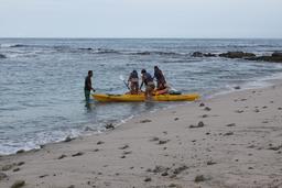 getting in kayaks leaving chora island 5