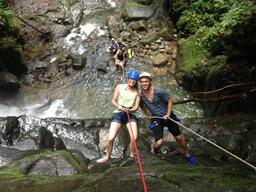 costa canyoning couple 5
