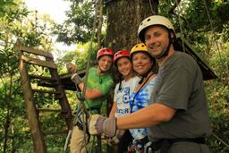 chiclets canopy tour family 2