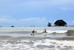 dominicalito waverider riding together 8