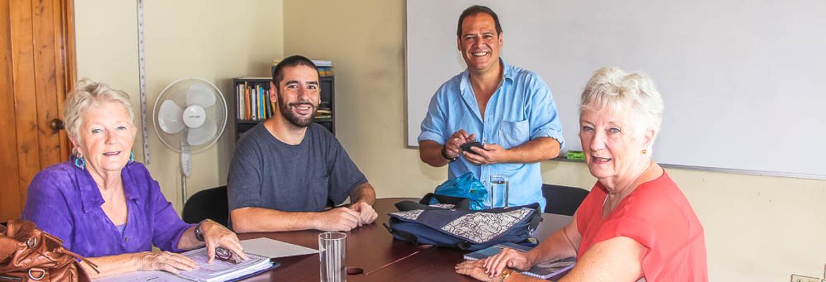 apollo poetry and students at spanish school for residents