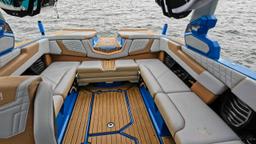 super air nautique g23 arenal seats on stern