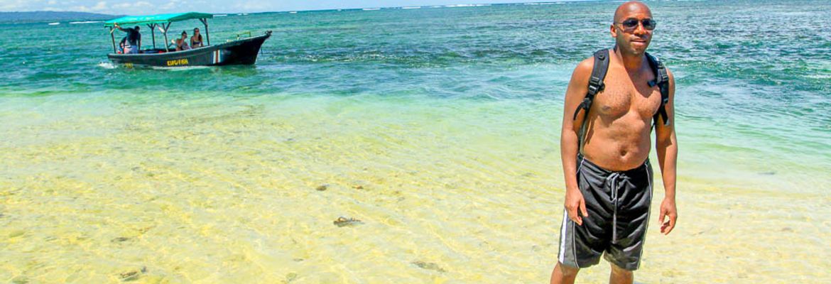 cahuita national park snorkeling hiking tour shallow waters 1