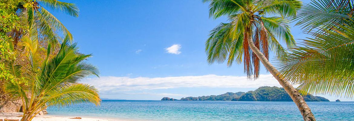 playa quesera beach with view of tortuga island