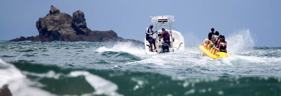 banana boat ocean wave 1